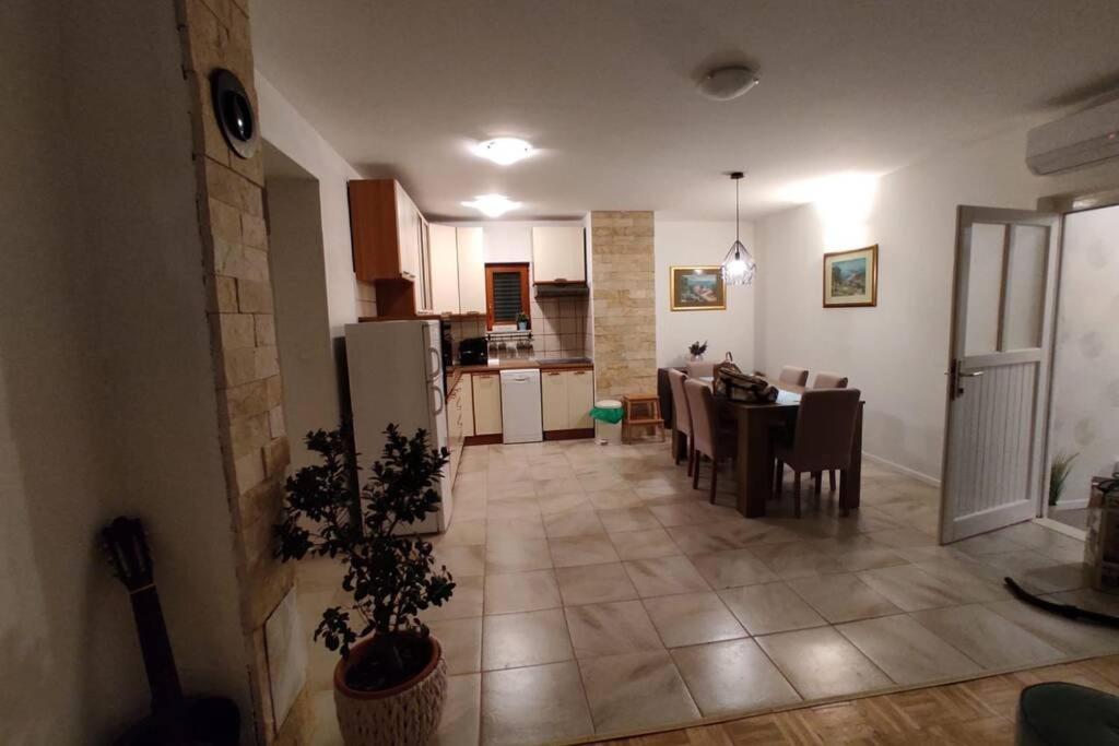 Kuca Za Odmor M&J Villa Бенковац Екстериор снимка