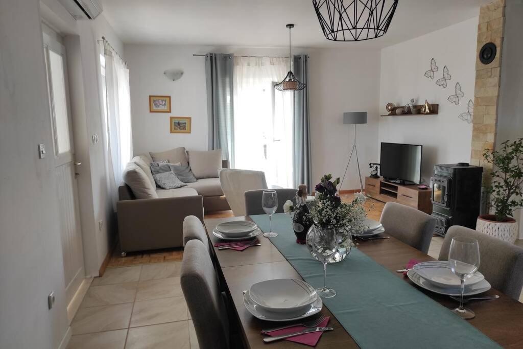 Kuca Za Odmor M&J Villa Бенковац Екстериор снимка