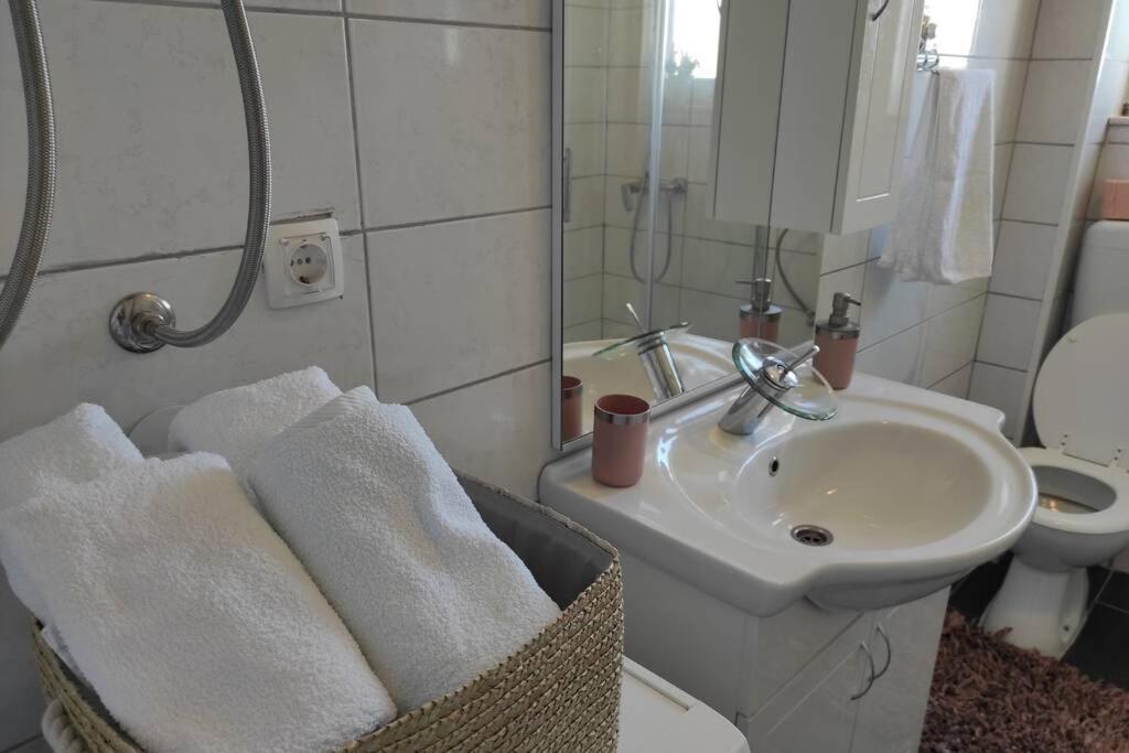 Kuca Za Odmor M&J Villa Бенковац Екстериор снимка