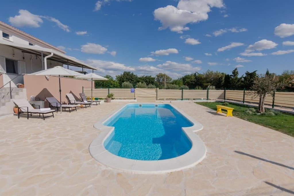 Kuca Za Odmor M&J Villa Бенковац Екстериор снимка