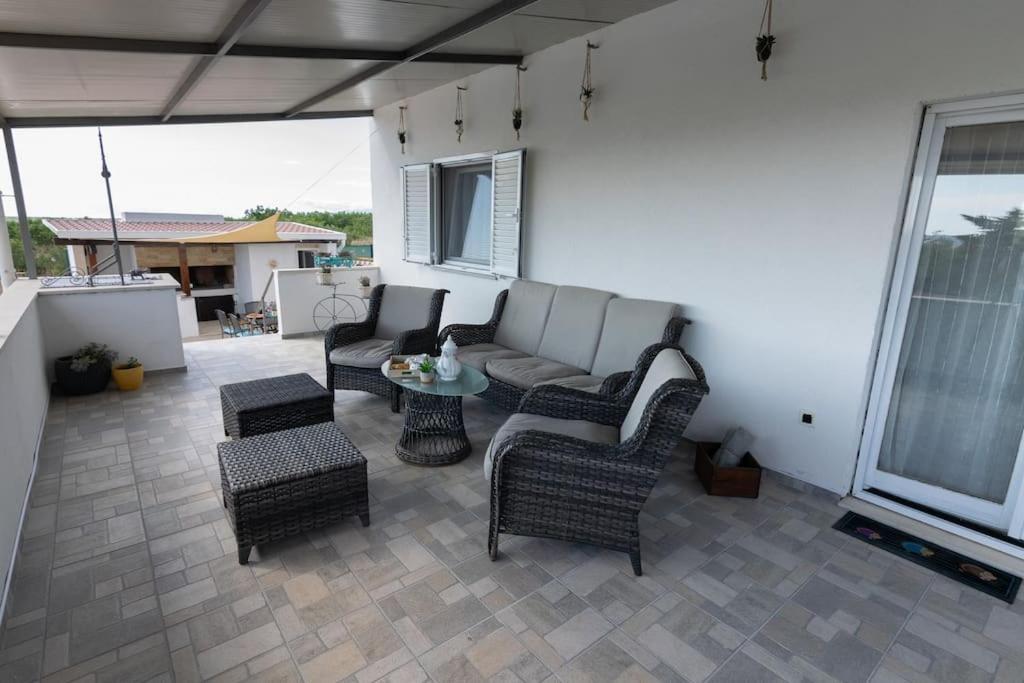 Kuca Za Odmor M&J Villa Бенковац Екстериор снимка