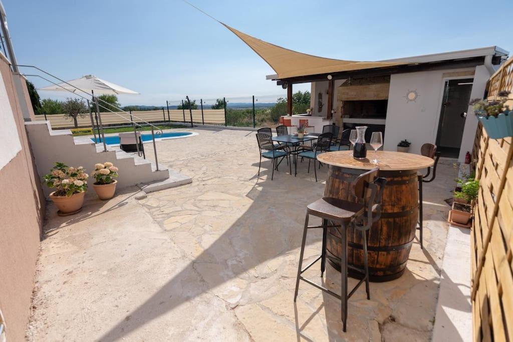 Kuca Za Odmor M&J Villa Бенковац Екстериор снимка