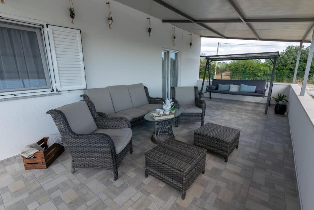 Kuca Za Odmor M&J Villa Бенковац Екстериор снимка