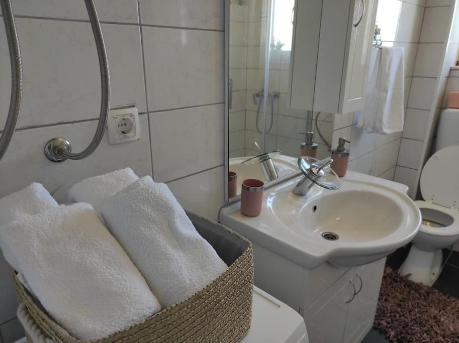Kuca Za Odmor M&J Villa Бенковац Екстериор снимка