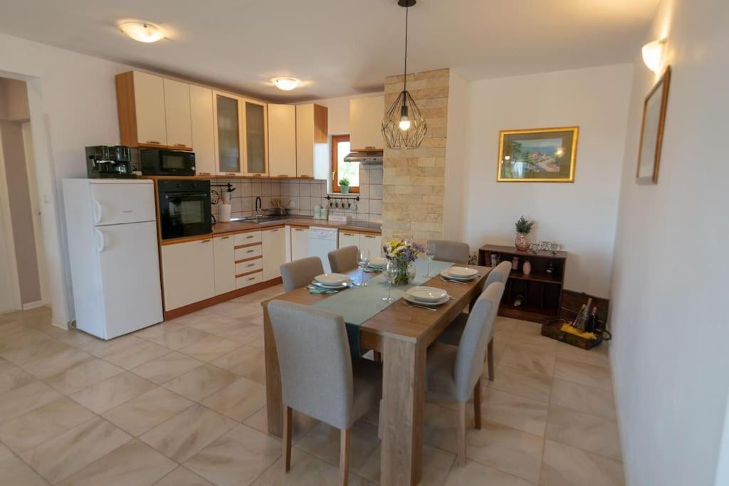 Kuca Za Odmor M&J Villa Бенковац Екстериор снимка