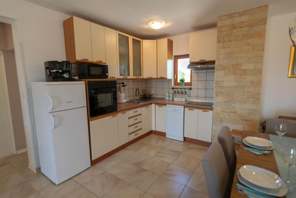 Kuca Za Odmor M&J Villa Бенковац Екстериор снимка